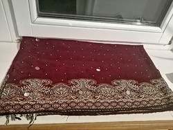 Gyönyörű, egyedi, indiai széles, hosszú bordó sál, gazdag mintával.