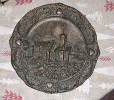 Reneszánsz falitál tömör bronz. tál  vár Mérete: 18 cm.