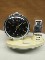 Régi, felhúzós, asztali óra öröknaptárral.