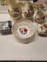 Zsolnay porcelán  vázák, kalocsai porcelán  Szász Endre bonbonire.Egyben eladó!!