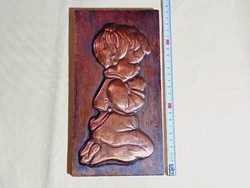 Fali dísz imádkozó kisfiú vörösréz 25x13cm