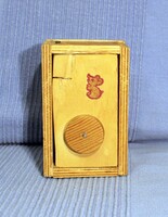 Kis kézzel készített fa dobozka 792