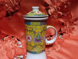 Famille - Jaune  kínai  porcelán  csésze  hosszú élet mintával