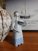 Hollóházi J. Seregély Márta  figura: Tálas lány 19 cm