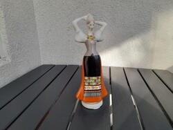 Aquincum menyecske porcelán