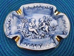 CAPODIMONTE HAMUTÁL ZENÉLŐ PUTTÓKKAL