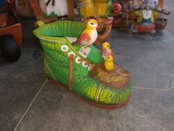 Új termék. Óriás bakancs madarakkal kerti szobor. Uv és fagyálló 40x25cm  kerti szobor, dekoráció