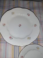 Zsolnay virágos tányérok. 5 db lapos tányér és 1 db desszertes tányér. 24 cm illetve 19 cm  méretűek