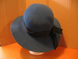 Kék női filc kalap fekete szalaggal