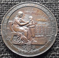 A  SIKETNÉMÁK VÁCZI ORSZ.KIR.INTEZETE 100 ÉVES FENNÁLLÁSÁNAK EMLÉKÉRE  1802-1902 . 36mm.