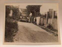 Régi fotó család a Skoda 1101 körül
