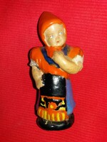 Antik extrém ritka Szécsi Jolán kerámia figura Menyecske kendővel és vállkendővel 10 X 5 cm