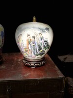 Csodálatos kézzel festett kínai porcelán gyömbértartó fa talppal, keleti, ázsiai, japán