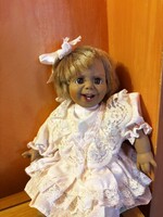Karakterbaba porcelán
