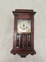 Antik Szecessziós Art Deco falióra , kecses kisebb méretű jelzett Junghans,a tok is jelzett. Videó