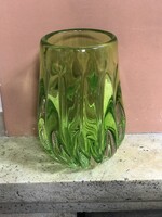 Csodás zöld szíben üvegváza, csavart mintával