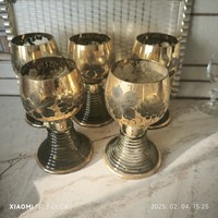 Aranyozott, mart szőlő mintával, zöld csavaros talpú borospohár 5 db Inzell /Obb eladó!