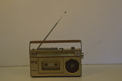 Fisher kazettás rádió A152
