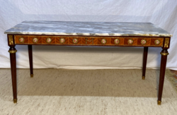 XVI.Lajos -stilusú, porcelánbetétes márványlapos asztal.