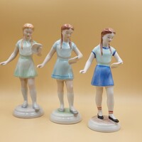 Kőbányai/ Drasche  Hollóházi Éneklő  lány figurák
