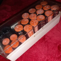 Retro melegítős hajcsavaró műanyag dobozában