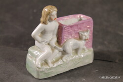 Antik fogpiszkáló vagy gyufatartó figurális porcelán