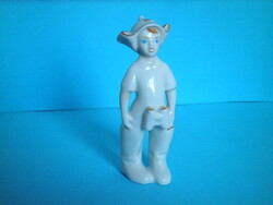 Orosz porcelán figura kozák gyermek távcsővel, vörös csillagos sapkában