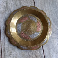 Érdekes régi madaras réz kínáló tálka (18 cm)