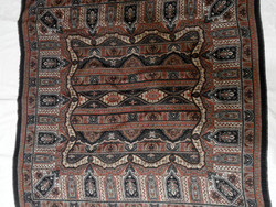 Barna nagyobb méretű török mintás női kendő, sál