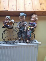 Kovàcsoltvas biciklis. Porcelàn babáknál.