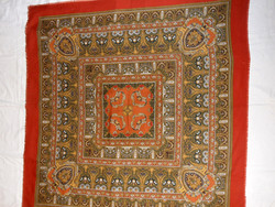 Nagyobb méretű, barna török mintás kendő, sál