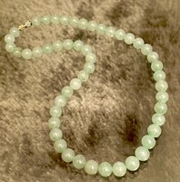 Halványzöld aventurin ásvány gyöngysor minimál design