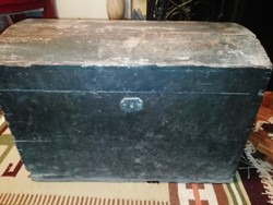 Régi fa ládika 40 cm x 60 cm x 37 cm a képeken látható állapotban van