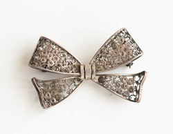 Ezüstszínű filigrán masni bross - vintage melltű, kitűző