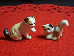 2 db aranyos kicsi porcelán cica, macska 4-5 cm