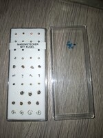 40 db-os orr piercing készlet, 2 db hiánnyal, kövesek és figurálisak, cca 1 cm
