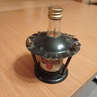 Kovácsoltvas utánzatú italtartó kicsi bontatlan Hungária Brandy-vel