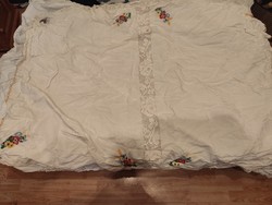Vintage Hímzett Nagyméretű Csipketerítő