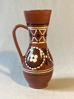 VÉKONY SÁNDOR (1913-2000) HMV, HÓDMEZŐVÁSÁRHELYI FESTETT, NÉPI BOKÁLY, FÜLES KANCSÓ 19 CM