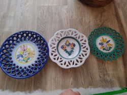 Áttört Habán mintás kerámia fali tányérok