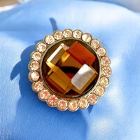 Vintage fém bross, gyönyörű régi kitűző, szép régebbi pin, a bross az 1970-es évekből származik