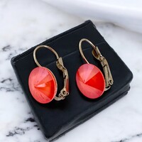 Lazac rózsaszín akasztós vintage fülbevaló, az ékszer 1980-as évekből származik, üveggyöngyökből