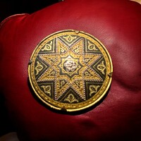 24 karát aranyozott Damascene bross, vintage damaszkén kitűző medál, Toledói spanyol ékszer pin