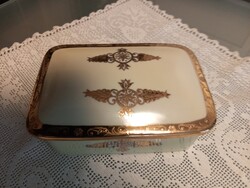 Herendi porcelán doboz exkluzív dús arany mintával , Csuporné mester festő jelzésével!