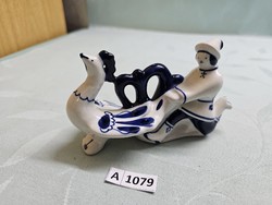 A1079 Orosz porcelán kakasos fiú 14 cm