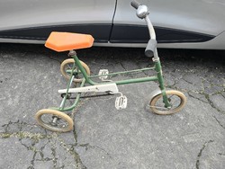 Régi retro gyerek tricikli