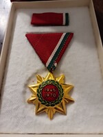 Kitüntetés 1945-1970 felirattal, tökéletes állapotban, gyűjteményből 025.