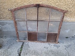 Antik kovácsoltvas ablak