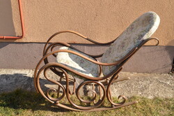 Thonet hintaszék.