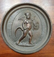 Antik, öntött vas tál, fém, öntvény, sarlóval arató angyal, putto